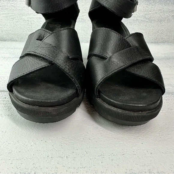 Sorel Joanie II Ankle Strap Wedge Sandal in Black - Picture 3 of 8